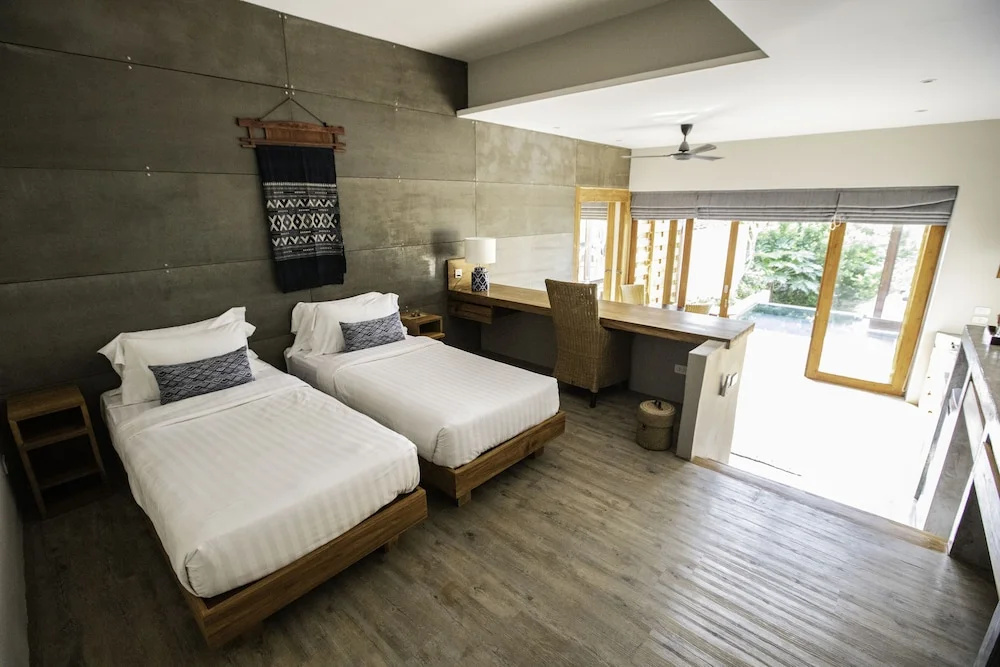 2 Bedrooms Family Villa with garden view