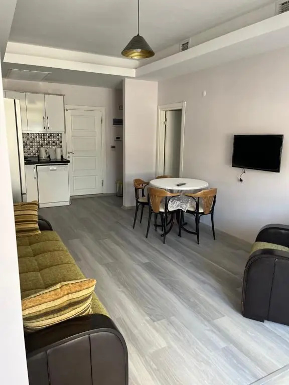 2 Bedrooms Apartment