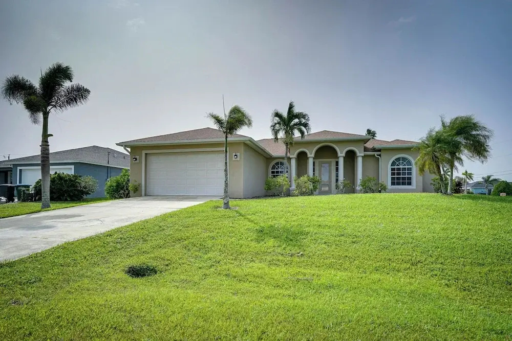 Lanai + Pool: Family-friendly Home in Cape Coral
