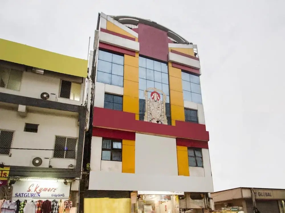 OYO 9627 Hotel Srinivasa Central