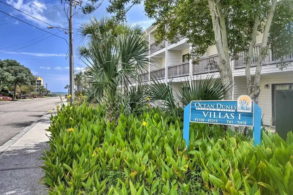 Steps to Ocean: Convenient Myrtle Beach Townhome!