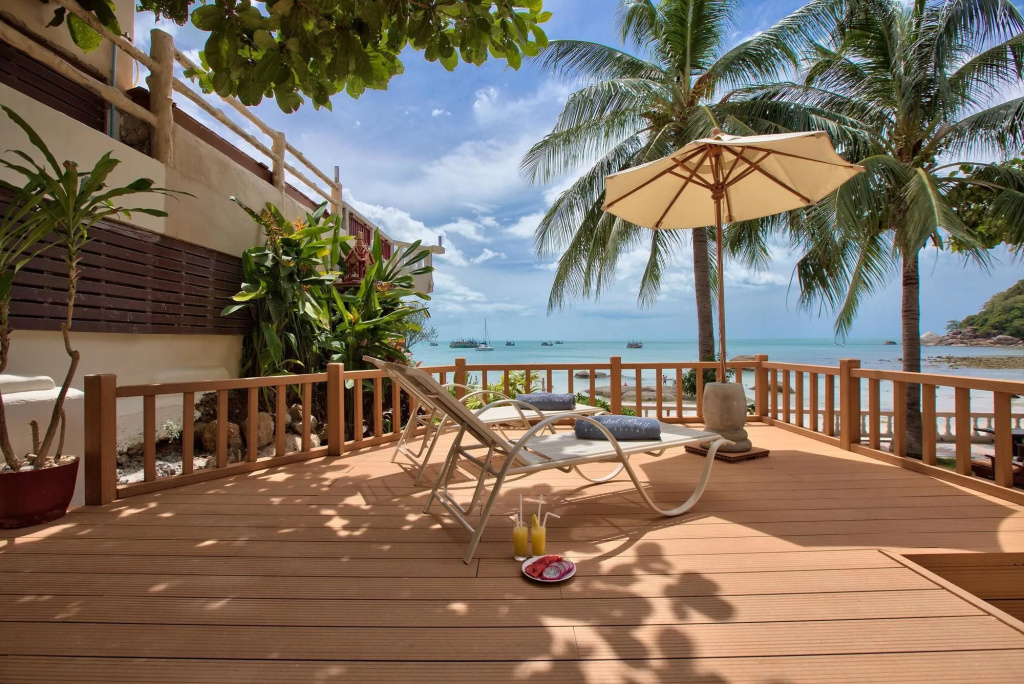 Beach & Waterfront