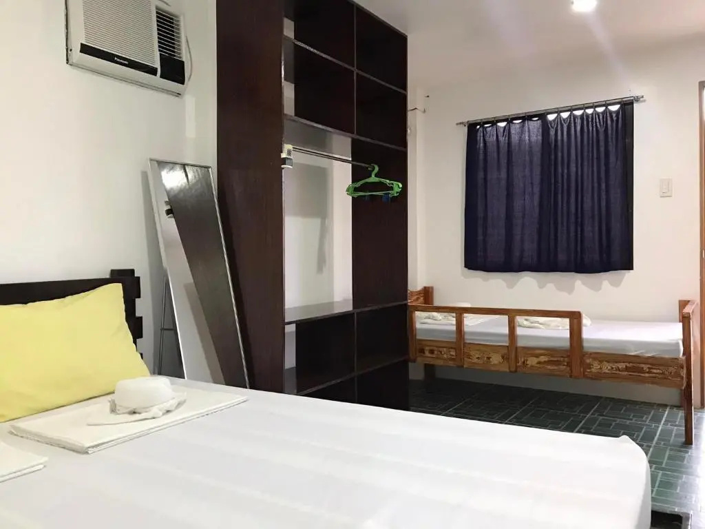 Deluxe Double room (full double bed)