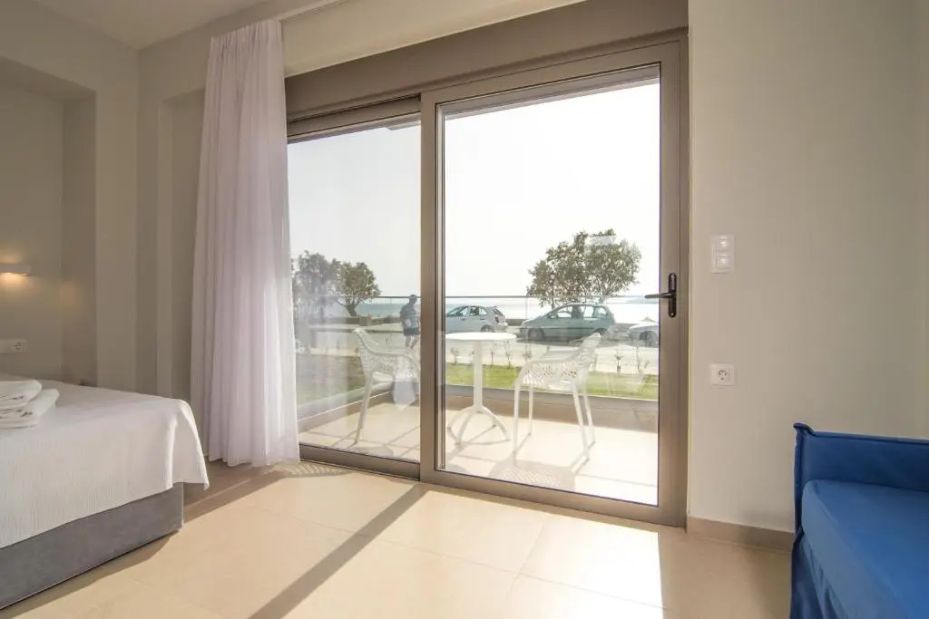 Deluxe Double room with sea view (full double bed)