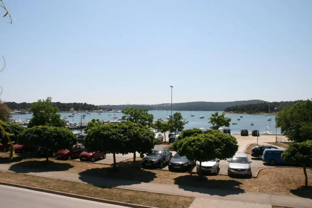 Deluxe Double room with sea view full double bed