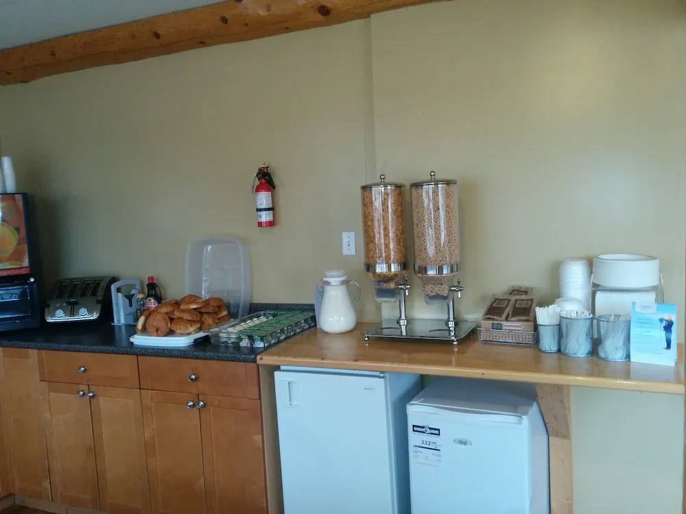 Food & Beverage