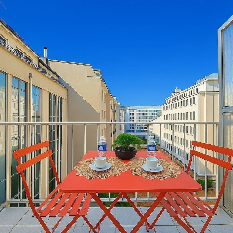 City Studio with outdoor vibes