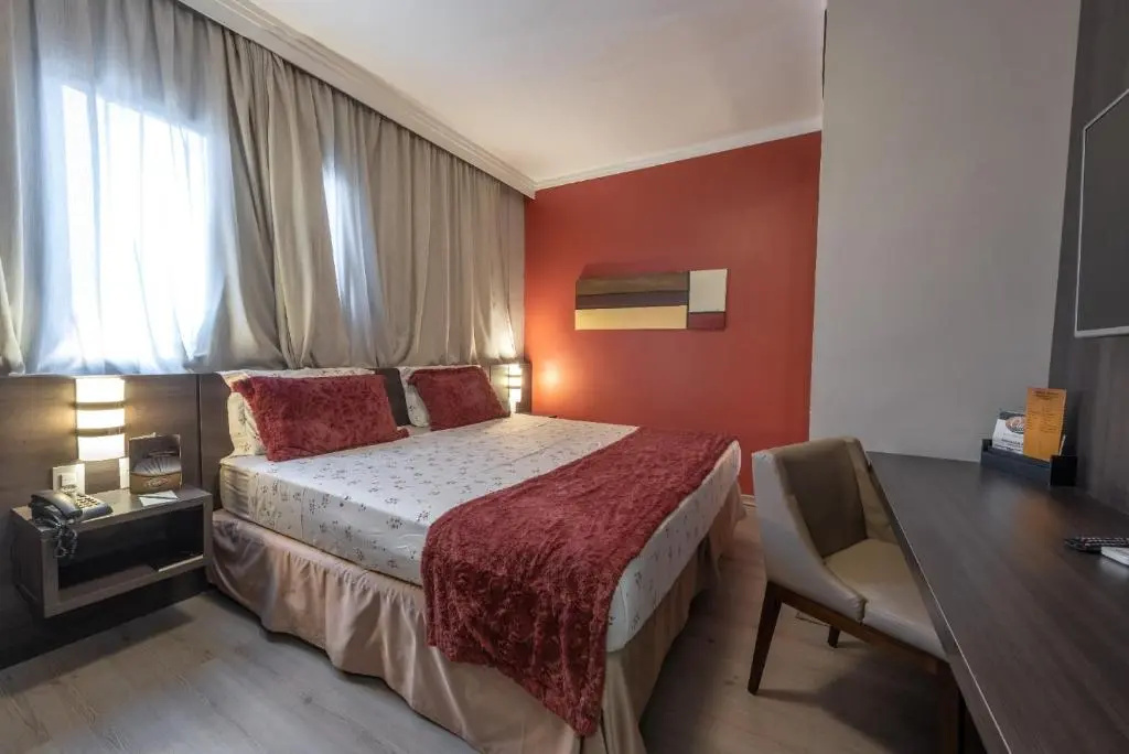 Double Suite (full double bed)