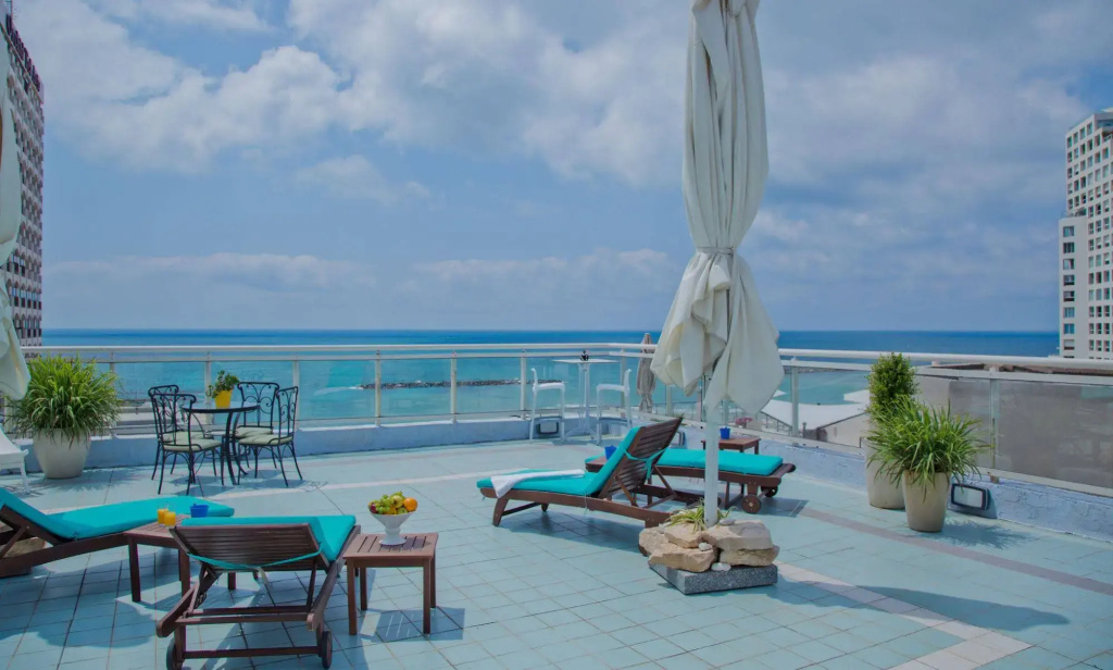 Jewel Beachfront Boutique Hotel