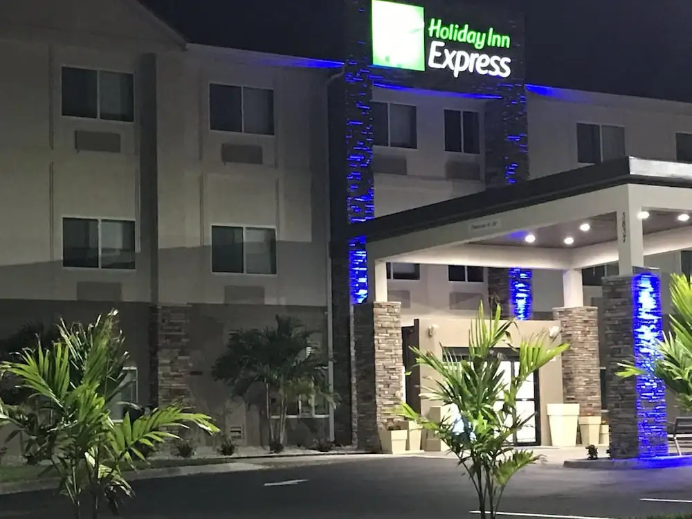 Holiday Inn Express Naples South - I-75