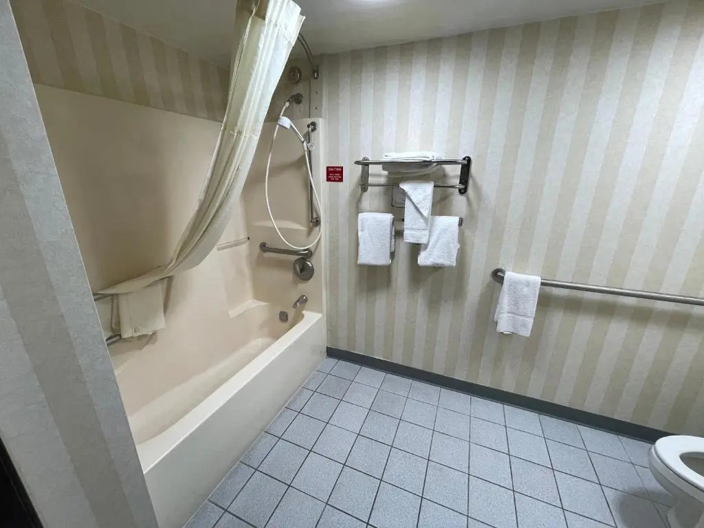 Quality Inn & Suites Gibsonia - Pittsburgh North - Chambres