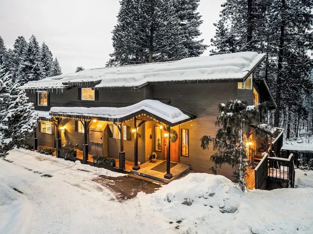 All Seasons River Inn