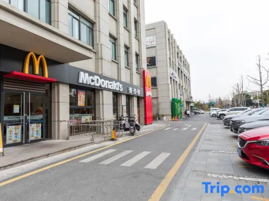 Shanghai Songjiang Sheshan LanOuShangPin Hotel