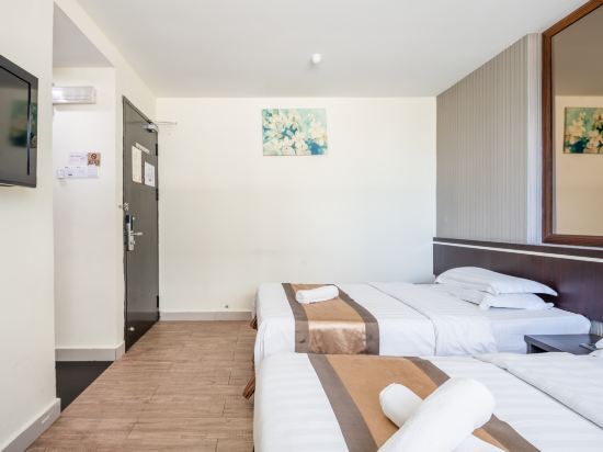 Goldenhill Hotel