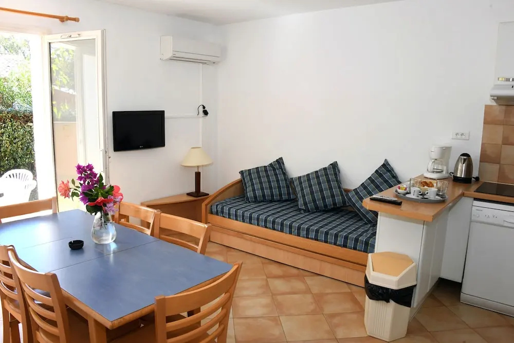 2 Bedrooms Apartment with balcony