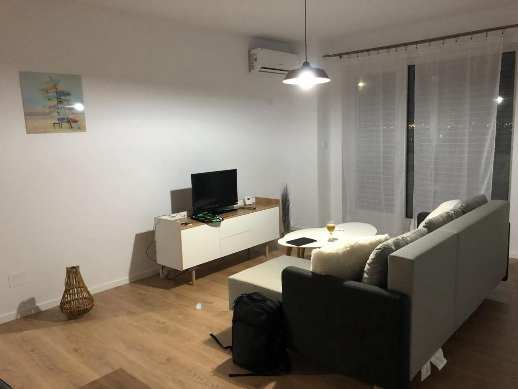 Отель Chronos Apartment - Modern and Stylish, фото 17