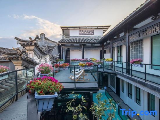 Tengchong Platinum Island Panoramic Wenquan Vacation Apartment