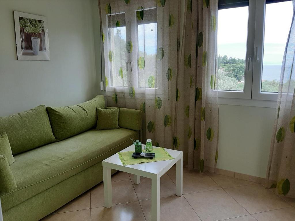 gallery_image_hidden_5