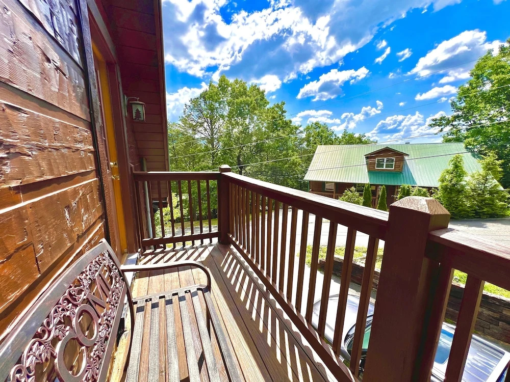 Eagles Point 3 Bedrooms 3 Bathrooms Cabin