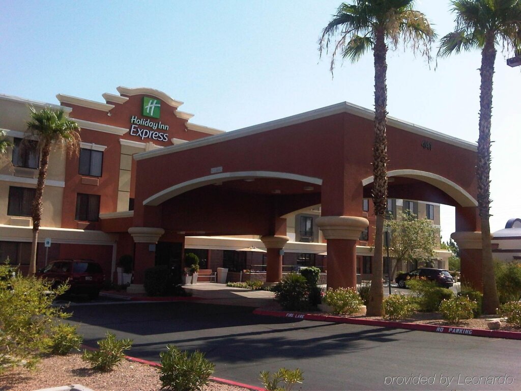 Holiday Inn Express & Suites Henderson, an IHG Hotel image