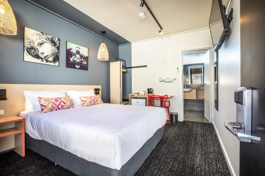 Double Studio (full double bed)