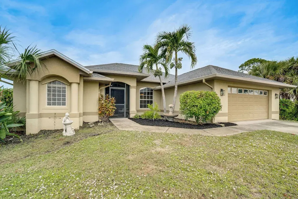Beach Days & Fairways: Rotonda West Snowbird Home