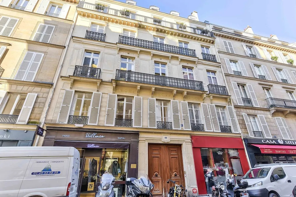 64 - Luxury Flat Champs-Élysées 1D
