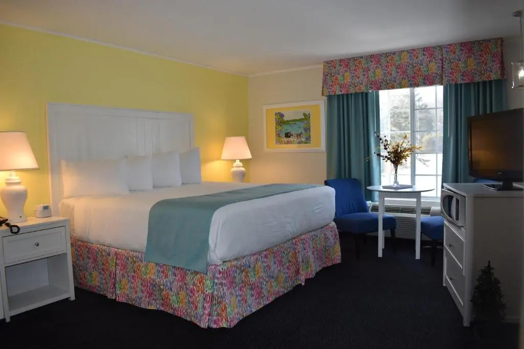 Standard Double room with courtyard view (full double bed)