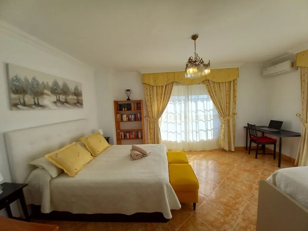 Standard Quadruple Family room