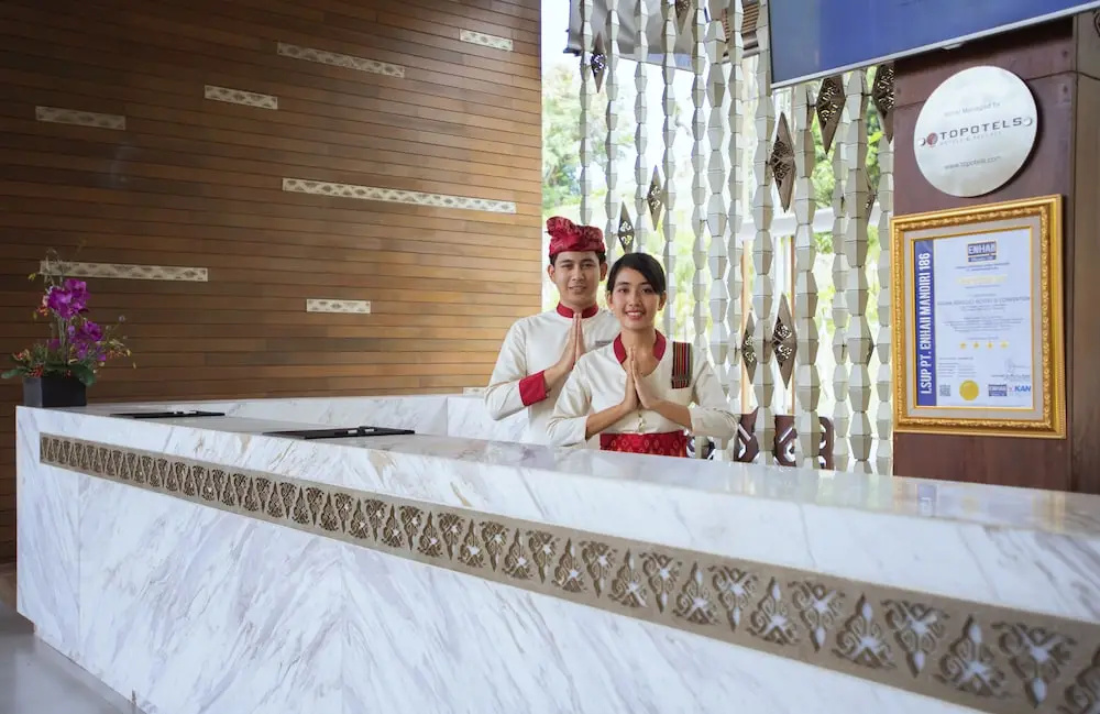 Lobby & Reception