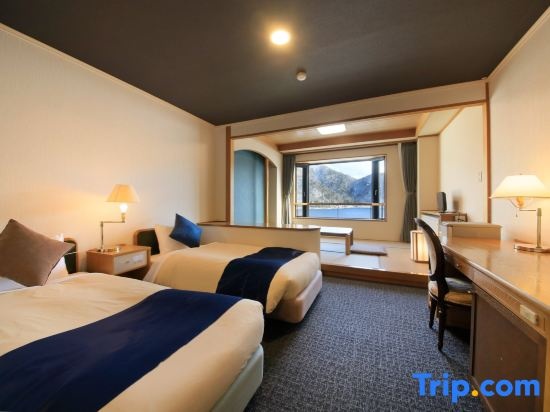 Standard room with lake view