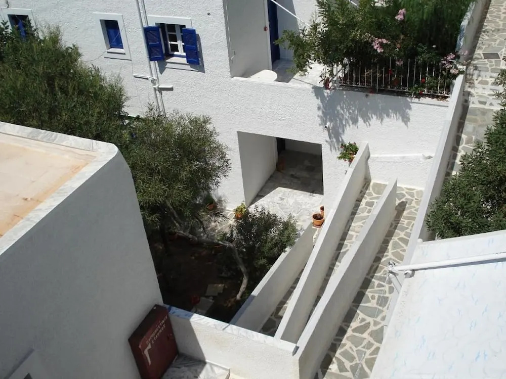 Tatsis Apartments