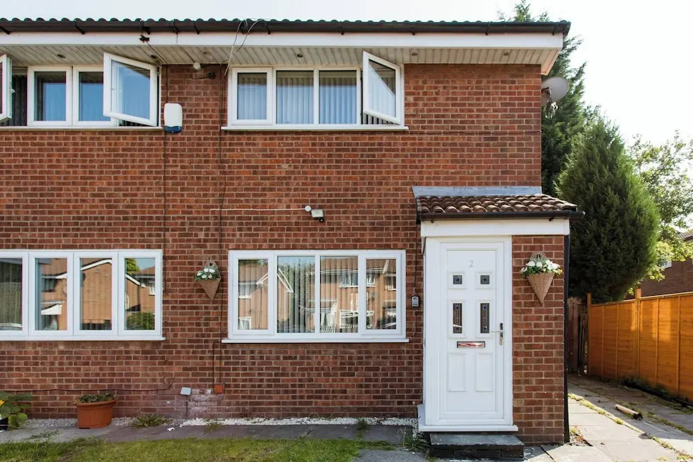 2 Bedroom Holiday Home Eith 3 Beds & Sofa Bed Near Manchester City Stadium
