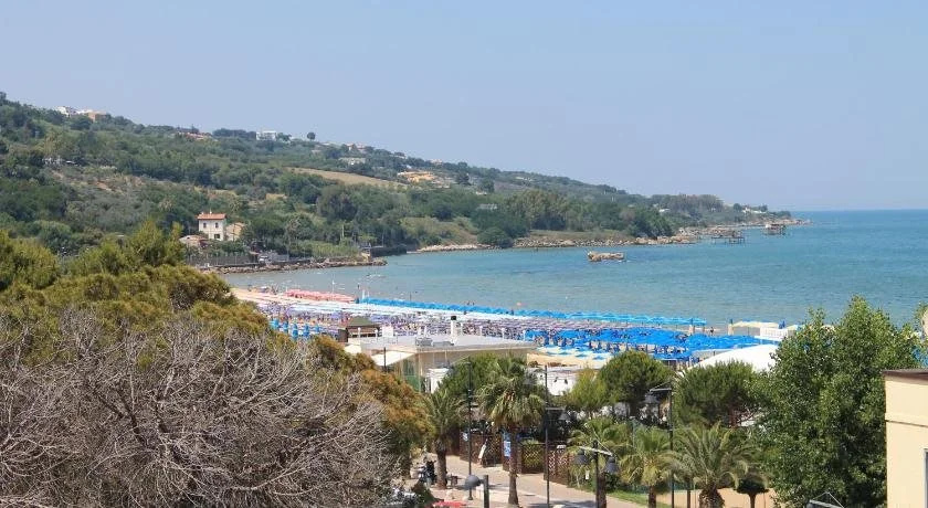 Beach & Waterfront