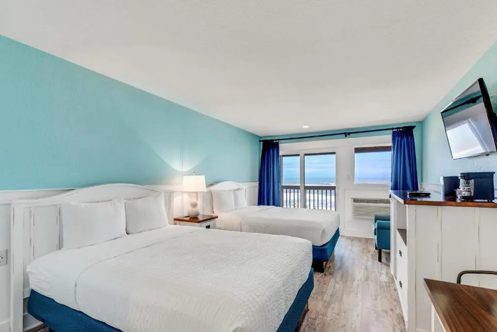 Superior Quadruple room oceanfront