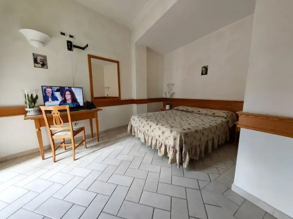 Standard Double room (full double bed)