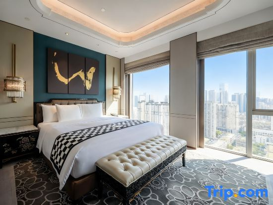 Premier room