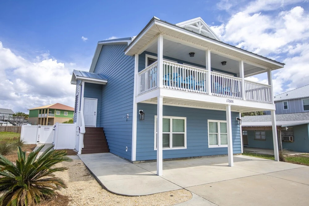 Breezy Blue Cottage by Resort Collection