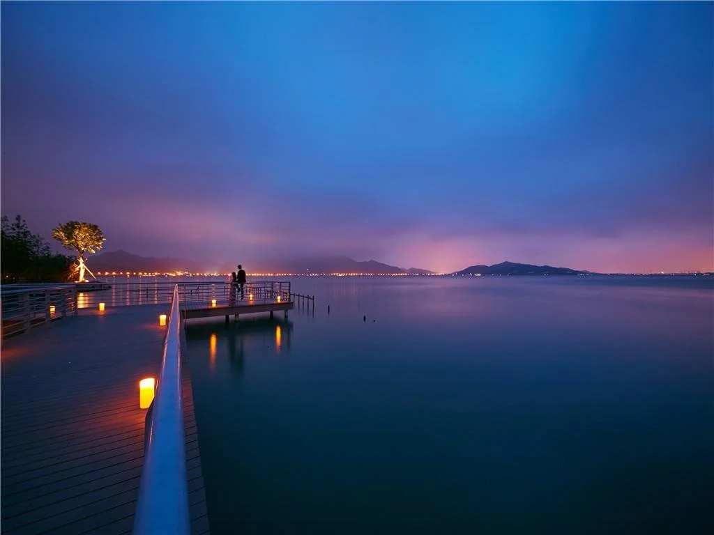 Beach & Waterfront