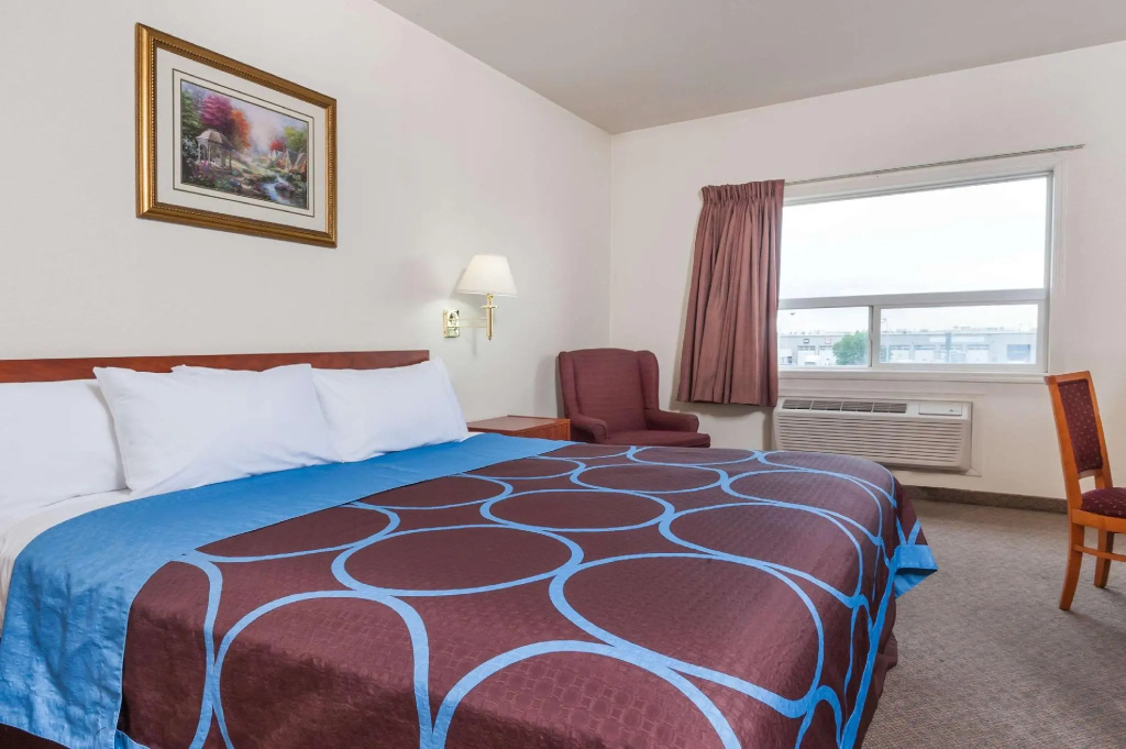 Double room (full double bed)