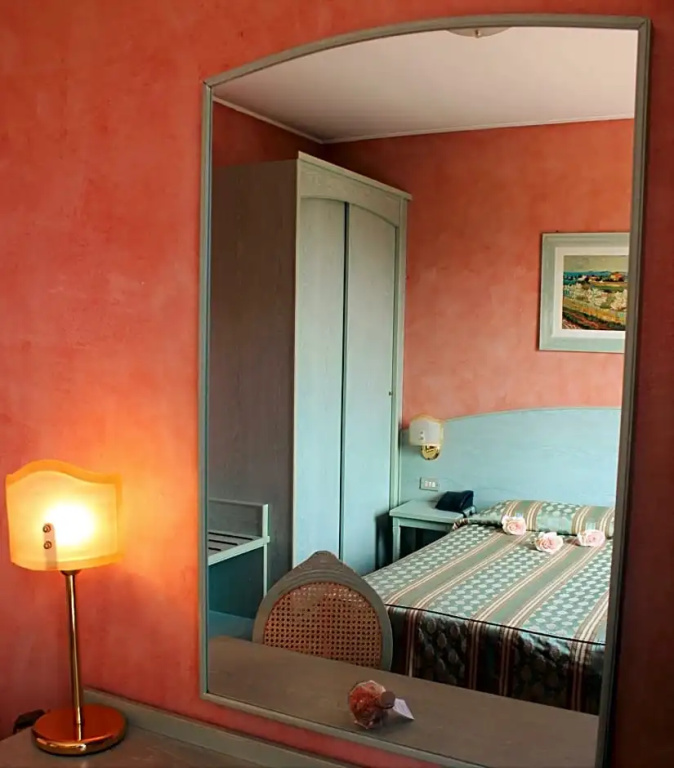 Economy room