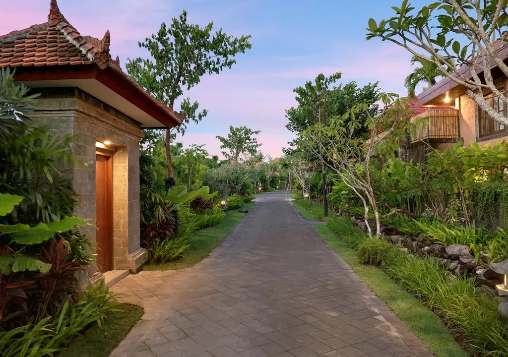 Bali Paradise Heritage by Prabhu