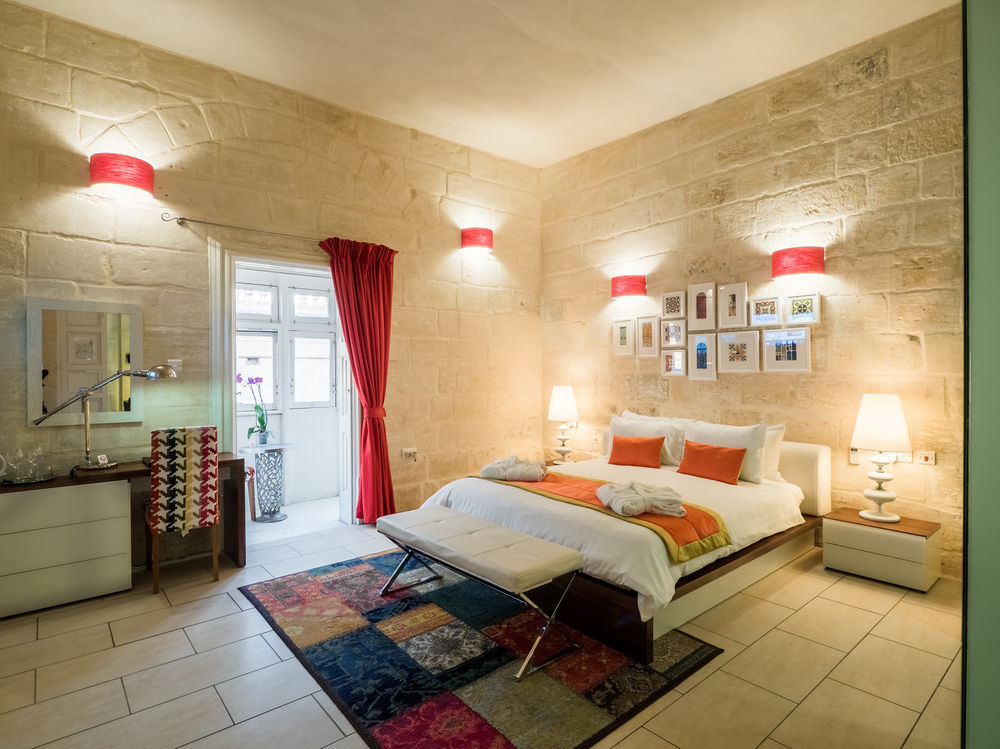 Julesys BnB — 4