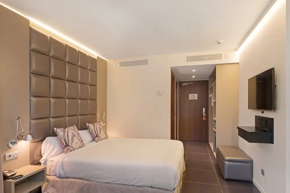 Superior Double room (full double bed)