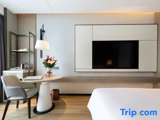 Deluxe Double room (full double bed)