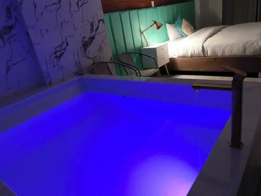 Comfort room