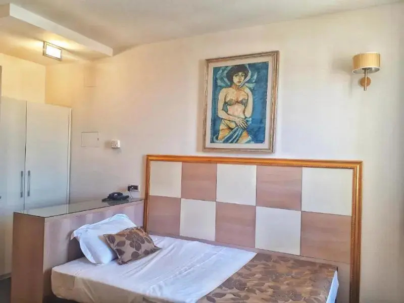 Economy Double room (full double bed)