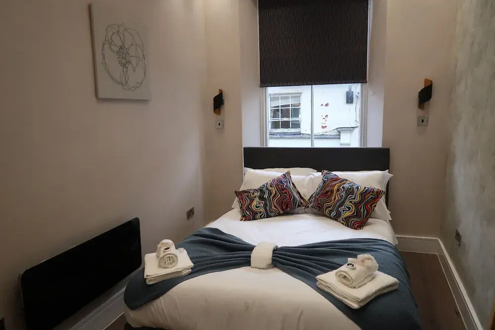 Quaint Retreat in Sherborne s Historic District