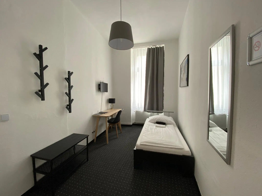 Economy room