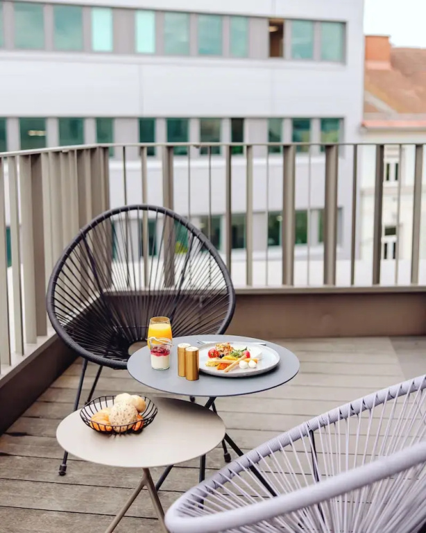 Standard Double room with balcony (full double bed)